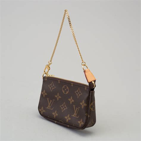 louis vuitton mini pochette price euro|Louis Vuitton small handbags pochette.